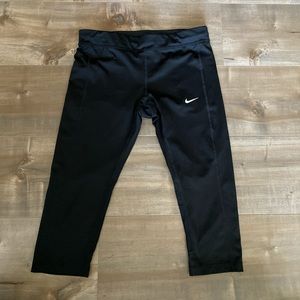 NIKE Dri Fit Black Capri Tights Medium EUC